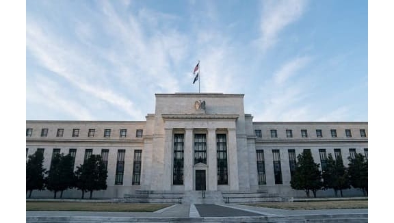 鸽派带头“转鹰”，美联储高官暗示“降息或已结束”，但“加息概率不大” ...